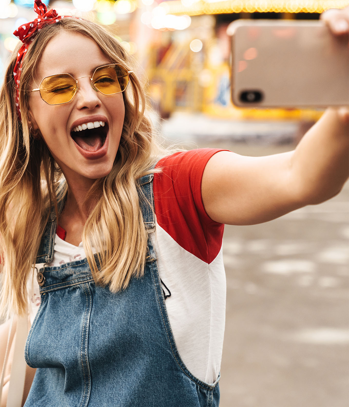 sections.meetSpotly.imageAlt